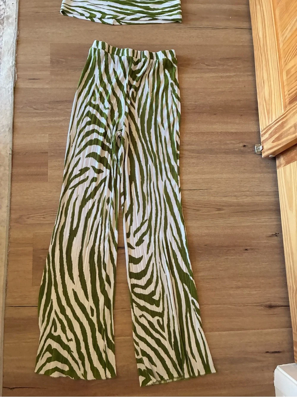 Fashion nova 2 piece set Green Zebra-Stripe Wide Leg Pants and top Women size xl - Picture 5 of 7